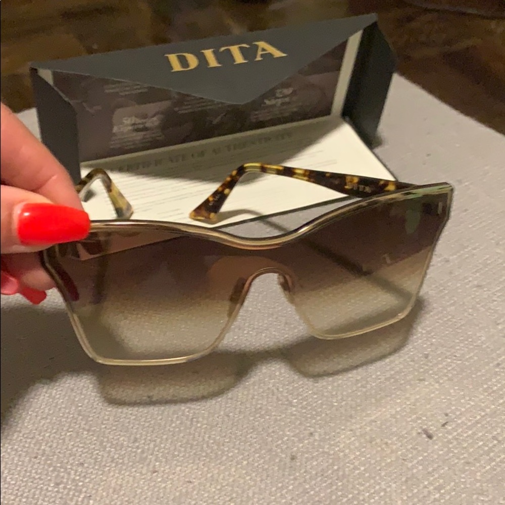 Sunglasses - Picture 6 of 8